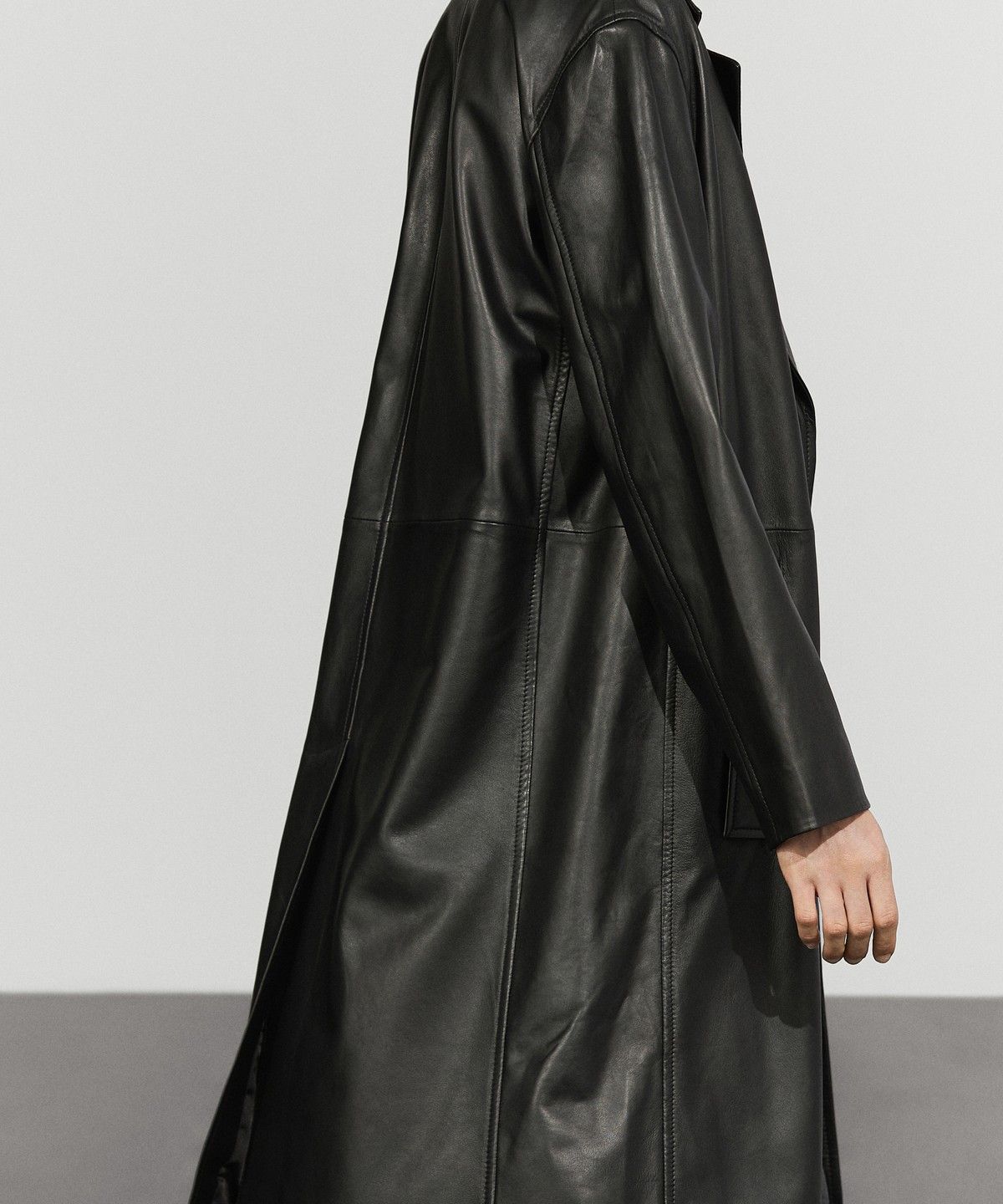 마시모두띠(MASSIMO DUTTI) 나파 가죽 롱 트렌치