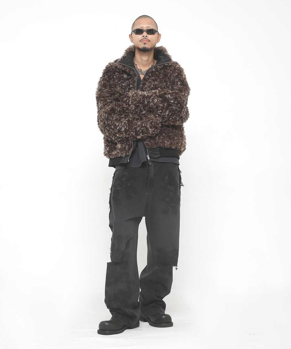 쿠테나이 케이브(KUTENAI CAVE) Black eroded denim
