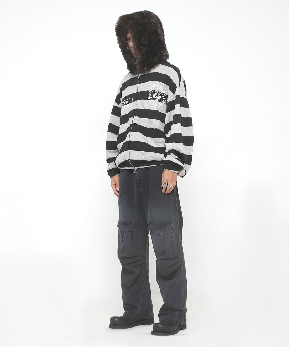 쿠테나이 케이브(KUTENAI CAVE) Bearhead fur zip-up hoodie(S)