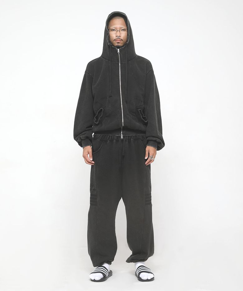 Suture sweatpants