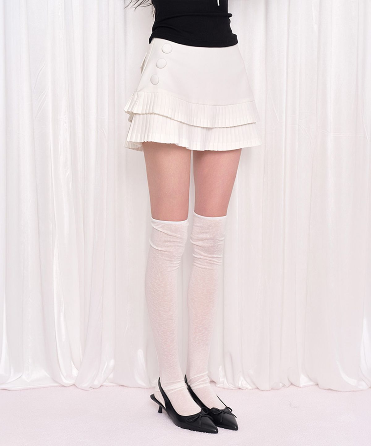위스페어리(WHISFAIRY) Double Pleats Button Skirt - WHITE
