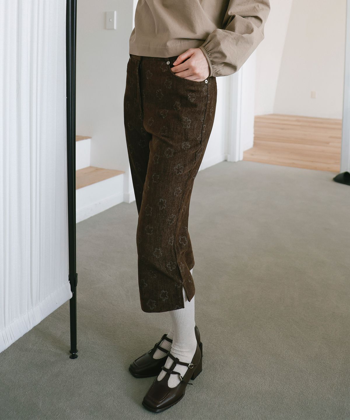 소르디(SORDI) Powder Capri Pants_brown
