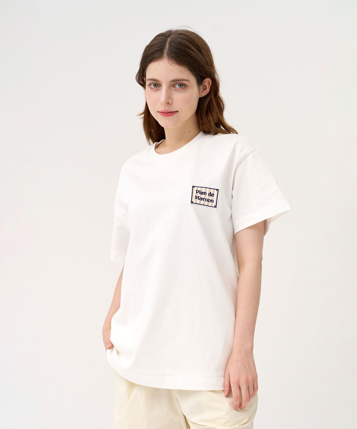 플랑 드 마룬(PLAN DE MAROON) SEASON LOGO T-SHIRT_WHITE_CAFE AU LAIT