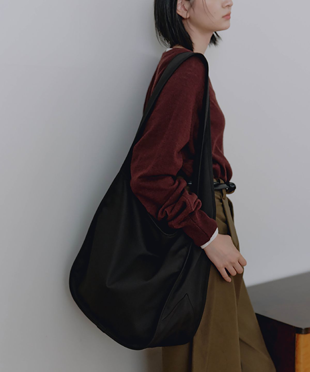 베이(VEY) Tender Round Shoulder (Black)