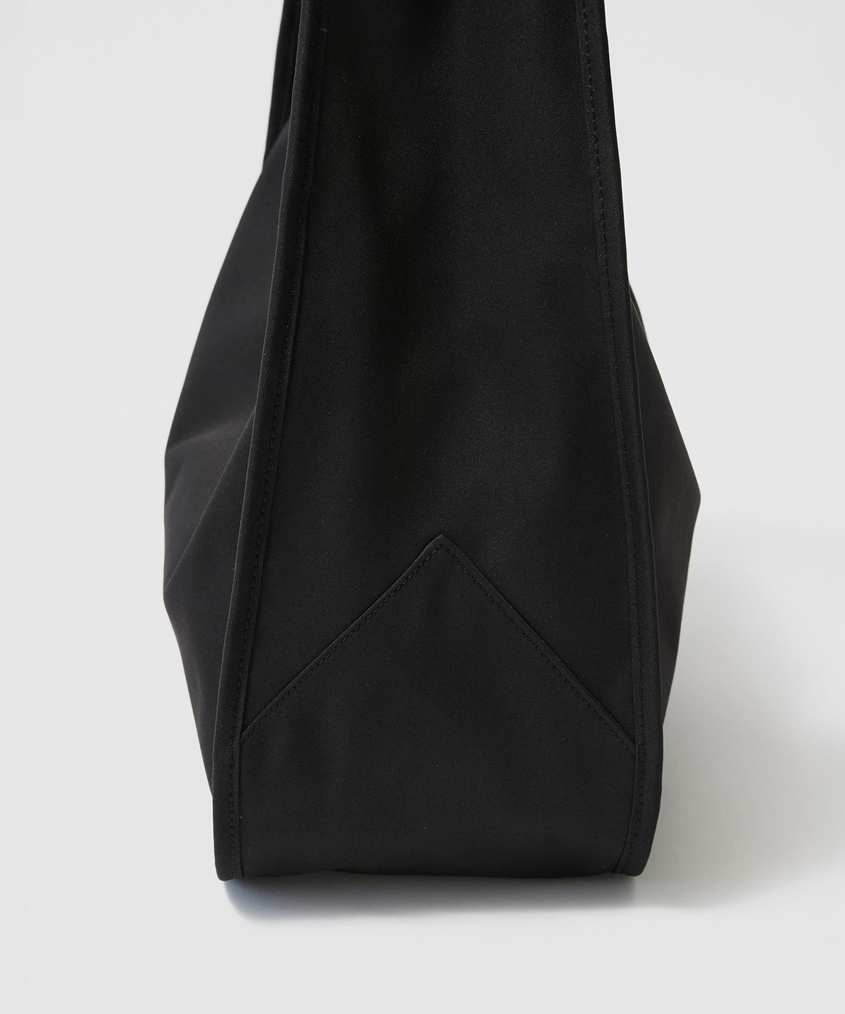 베이(VEY) Tender Round Shoulder (Black)
