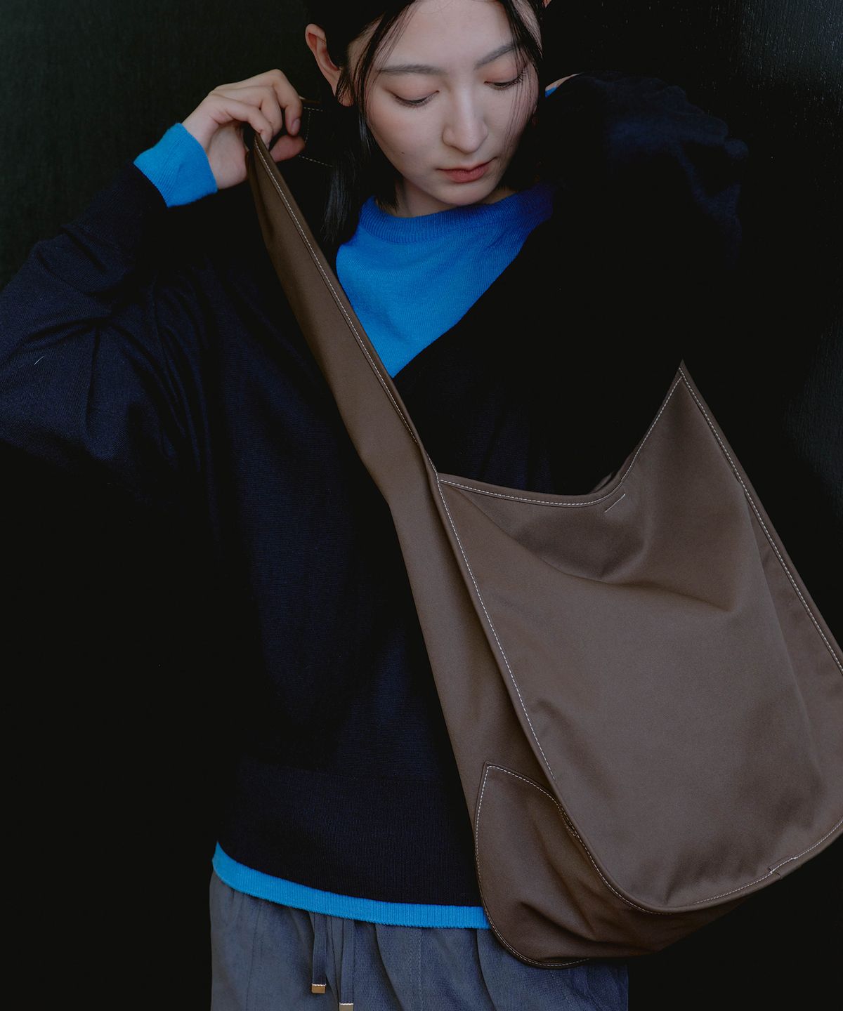 베이(VEY) Tender Round Shoulder (KhakiBrown)