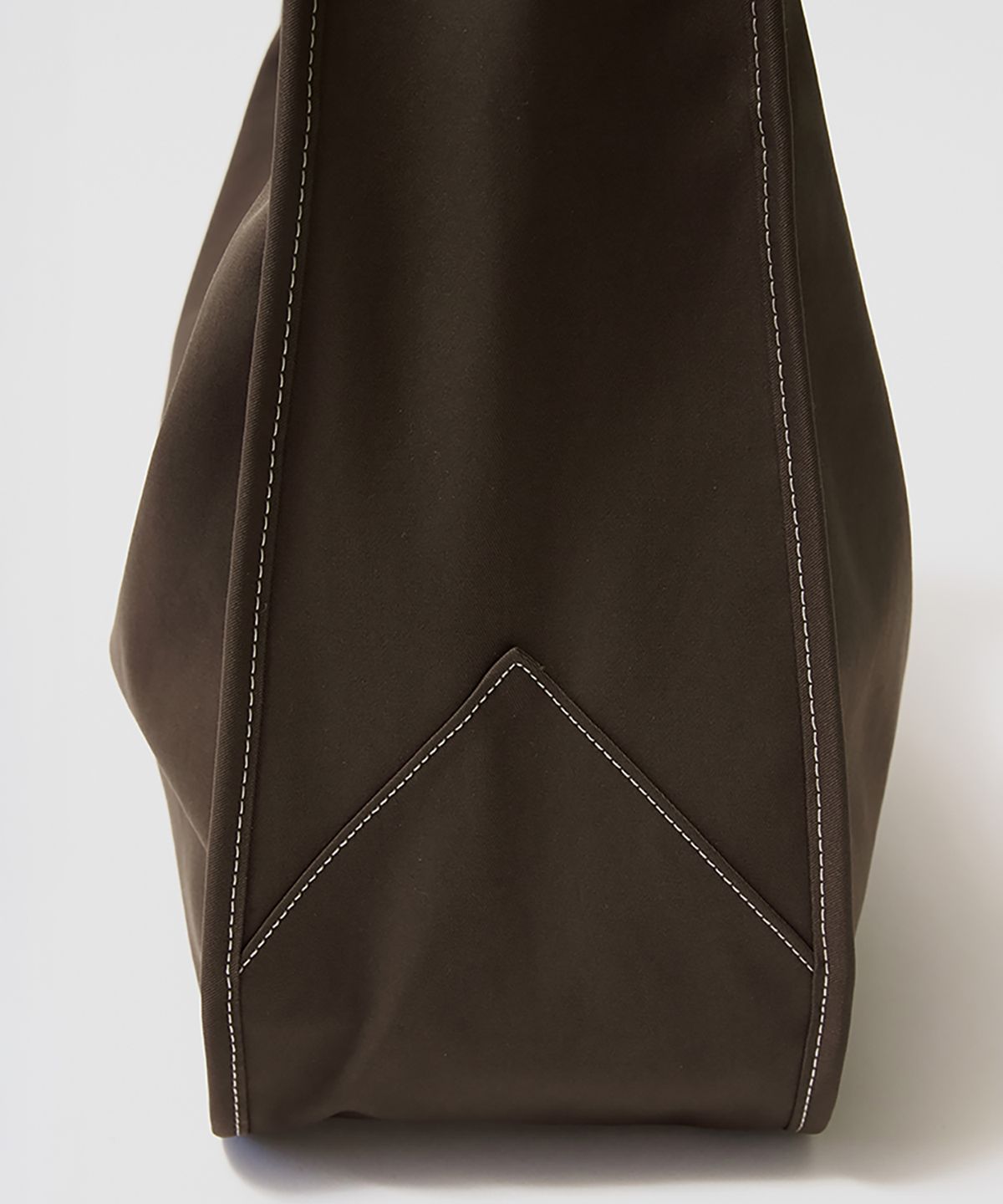 베이(VEY) Tender Round Shoulder (KhakiBrown)