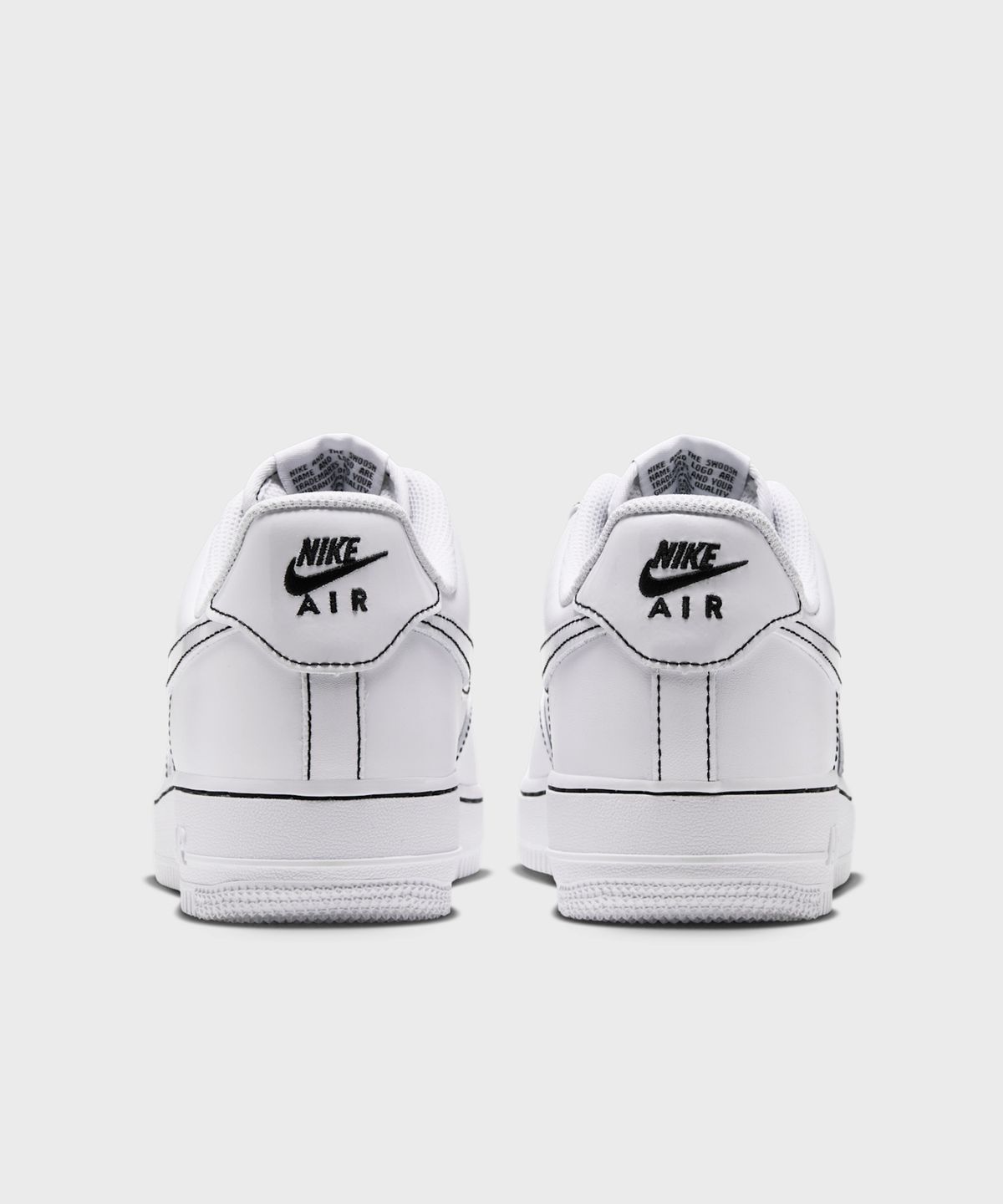 나이키(NIKE) 에어 포스 1 07 에센셜+ W - 화이트:블랙:메탈릭 실버:화이트 / IR2419-100