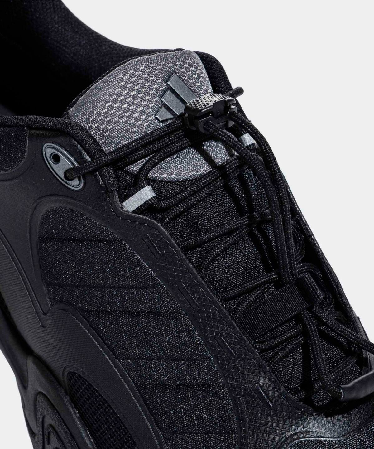 아디다스(ADIDAS) 클라이마프루프 ATR - 블랙:아이언메탈릭:그레이 / KH7029