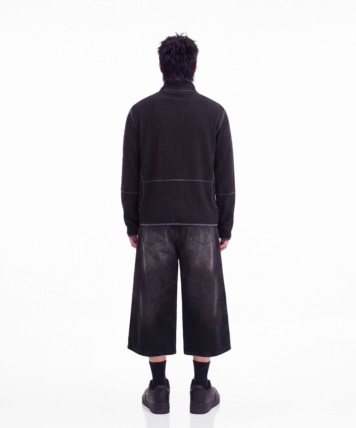 몰트선셋(MOLTSUNSET) Row Stitch Grid Quarter-Zip - Black
