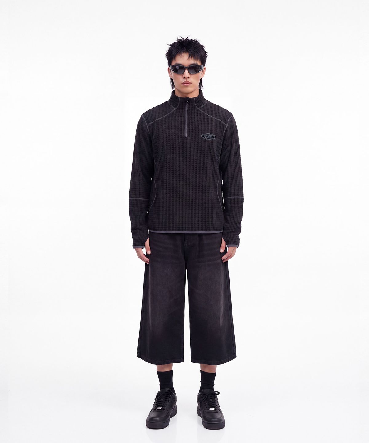 몰트선셋(MOLTSUNSET) Row Stitch Grid Quarter-Zip - Black