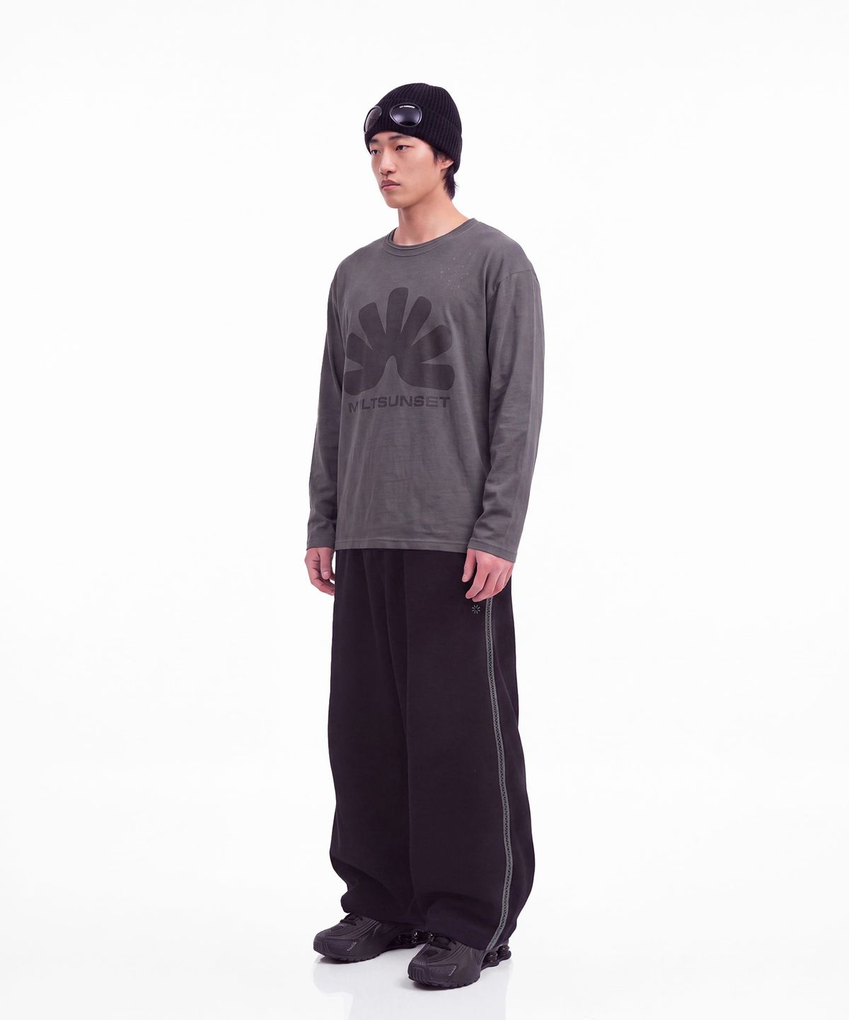 몰트선셋(MOLTSUNSET) Washed Damaged Long Sleeve - Gray