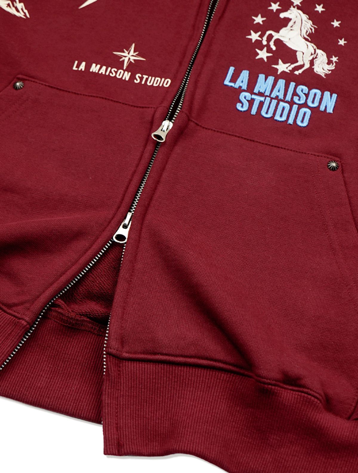 라 메종 스튜디오(LA MAISON STUDIO) 스타 홀스 크롭 후드 집업 버건디(FCG3ZP952M)
