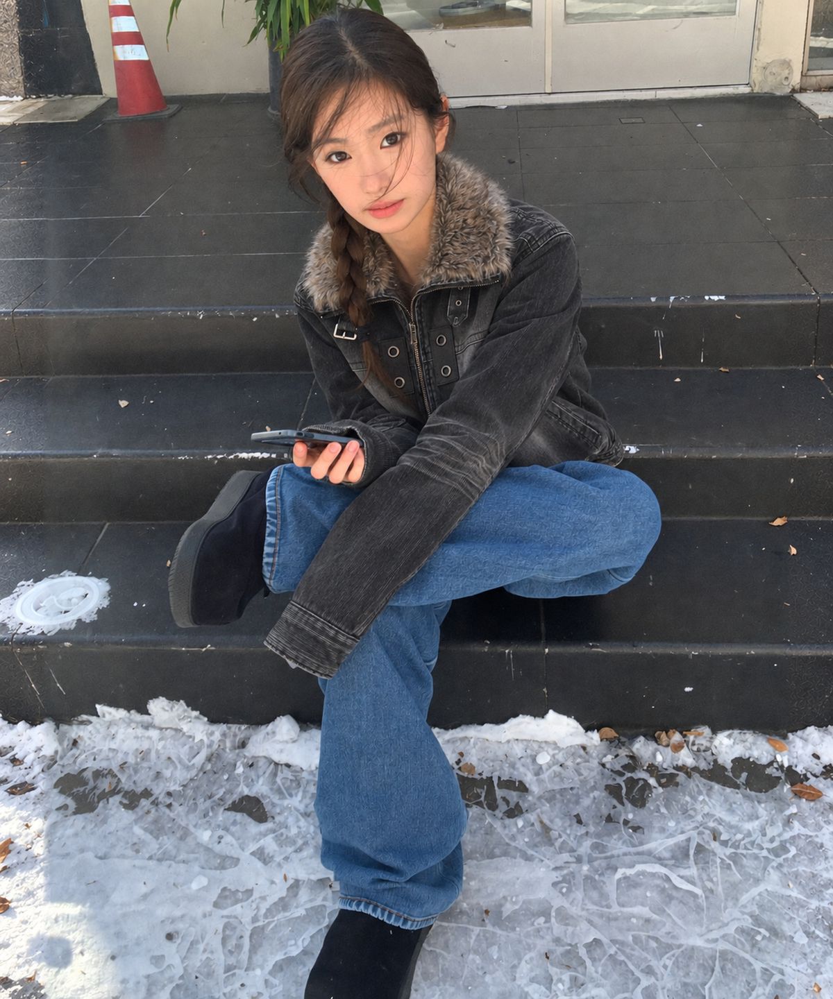 메인부스(MAINBOOTH) Wolf Corduroy Fur Jacket(CHARCOAL)