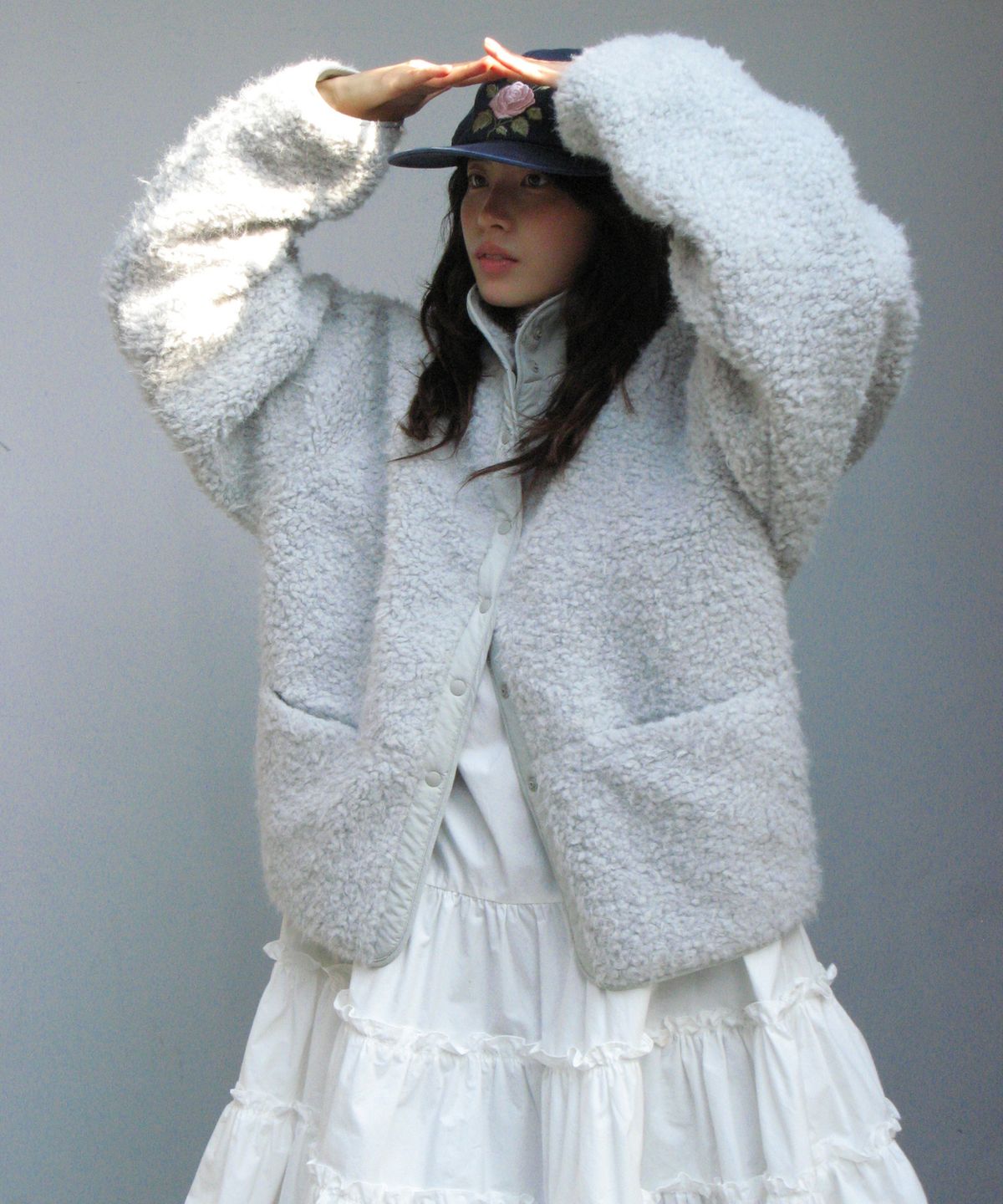 론론(RONRON) REVERSIBLE CONTRAST FLEECE JUMPER LIGHT GREY