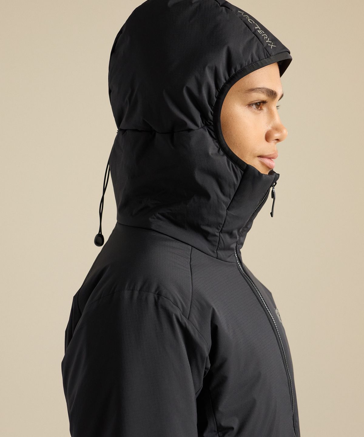 아크테릭스(ARCTERYX) 아톰 SV 후디 여성 - BLACK / AJQFW09853
