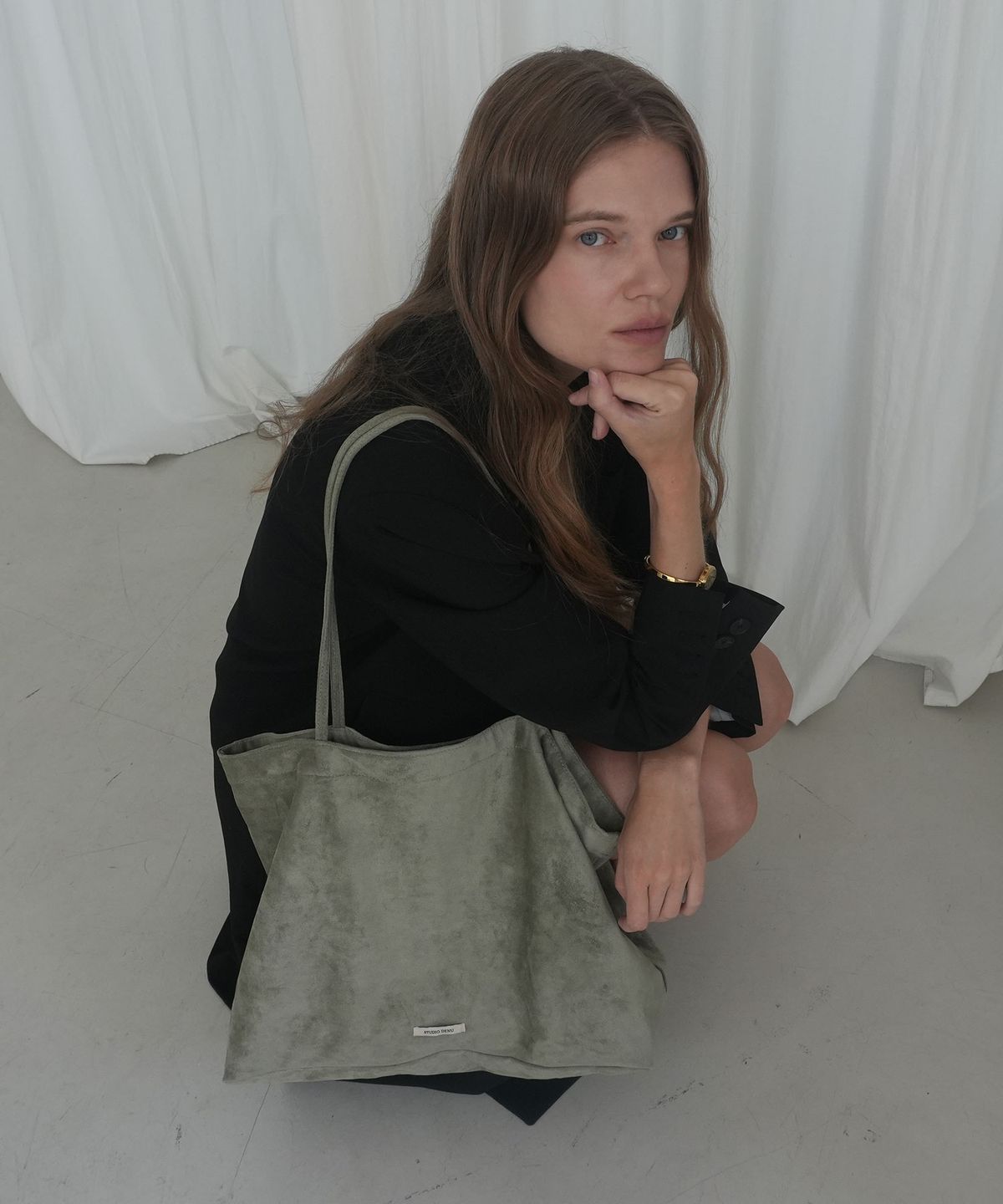 데누(DENU) Rove Bag [Khaki]