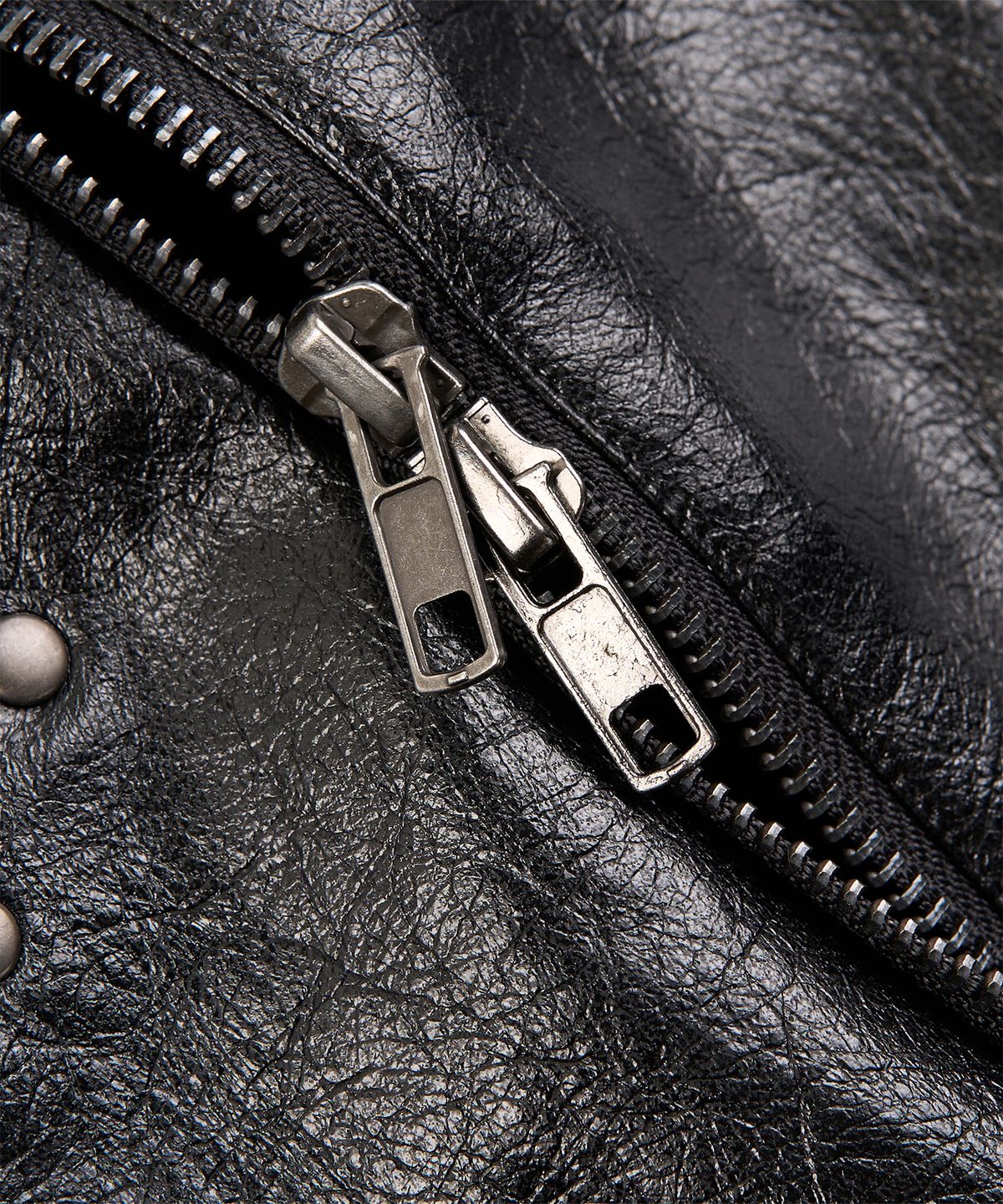 피치블랙(PITCHBLACK) LEATHER HOOK-DETAIL FUR MUSTANG JACKET (BLACK)