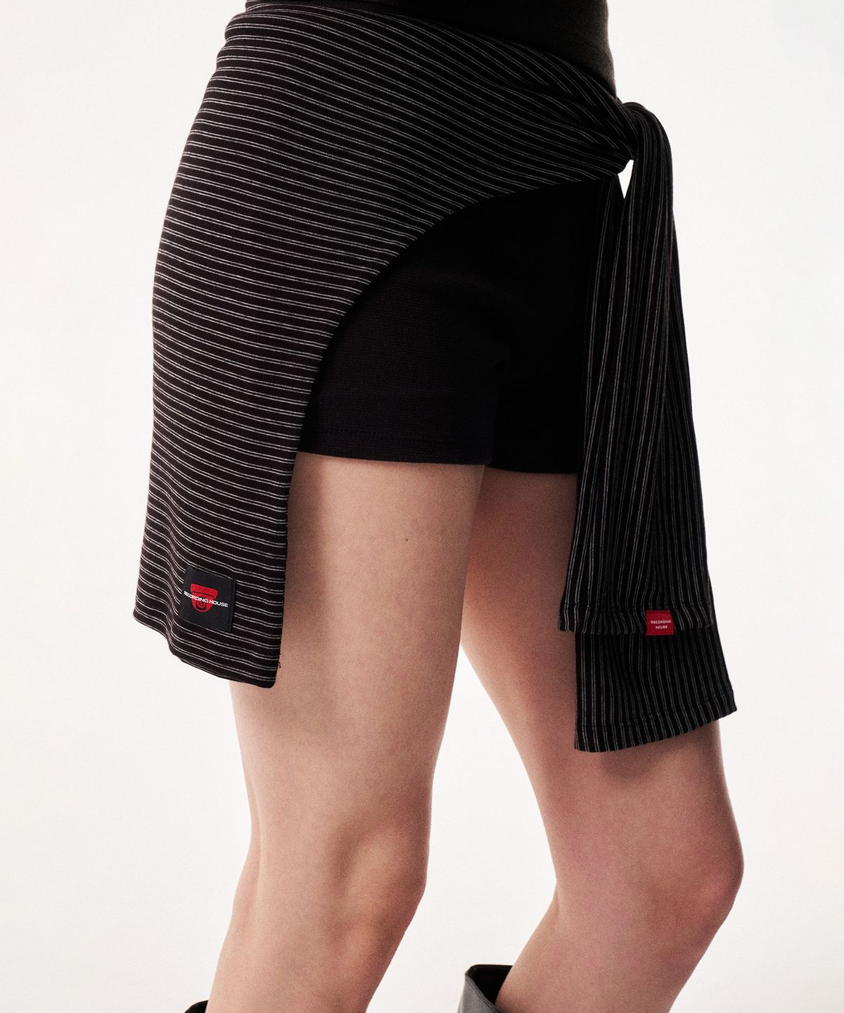 레코딩하우스(RECORDINGHOUSE) [W] REC STRIPE DRAPE [BLACK]
