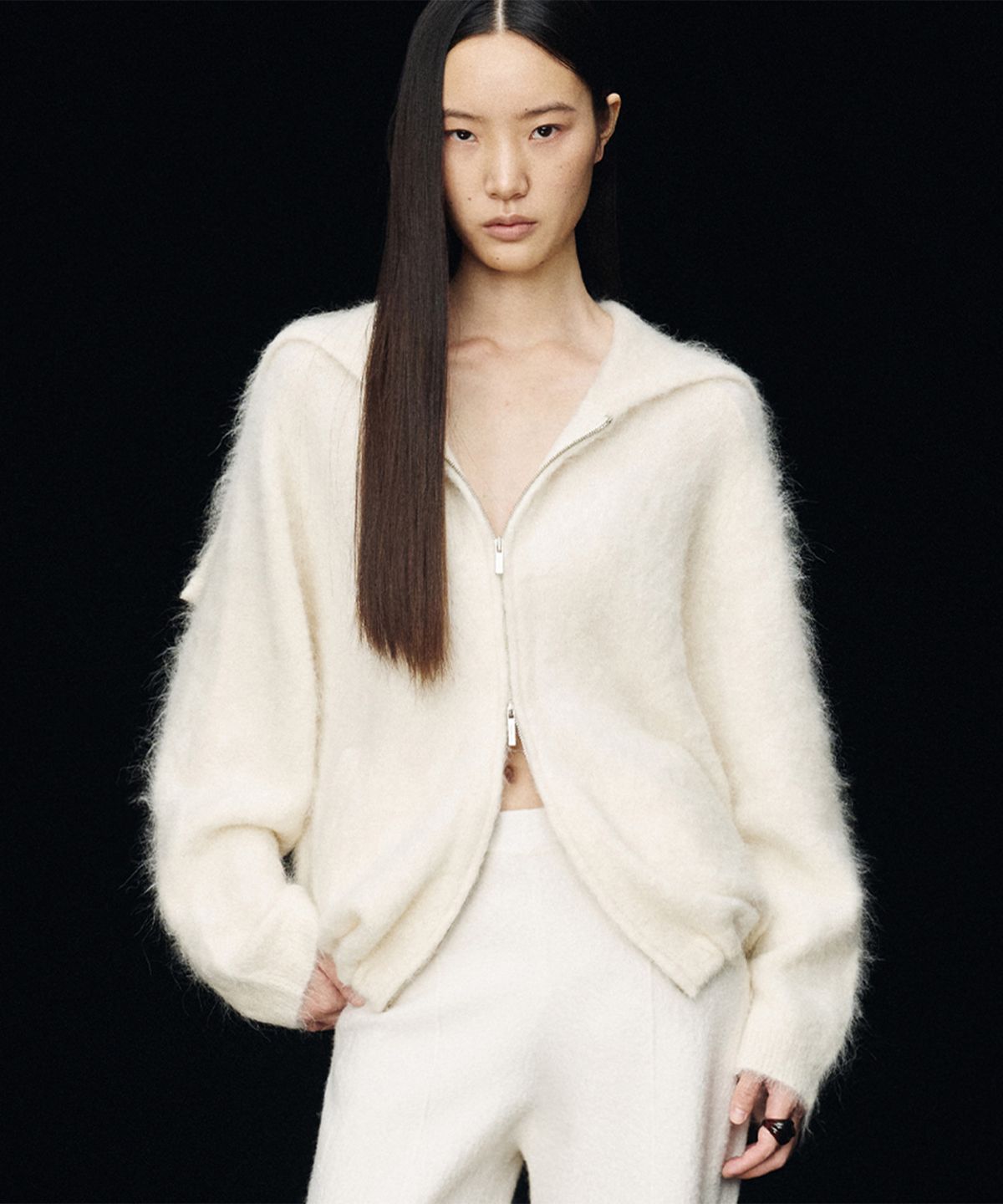 우마뭉(UMARMUNG) Alpaca convertible hood zip up jacket_Ivory