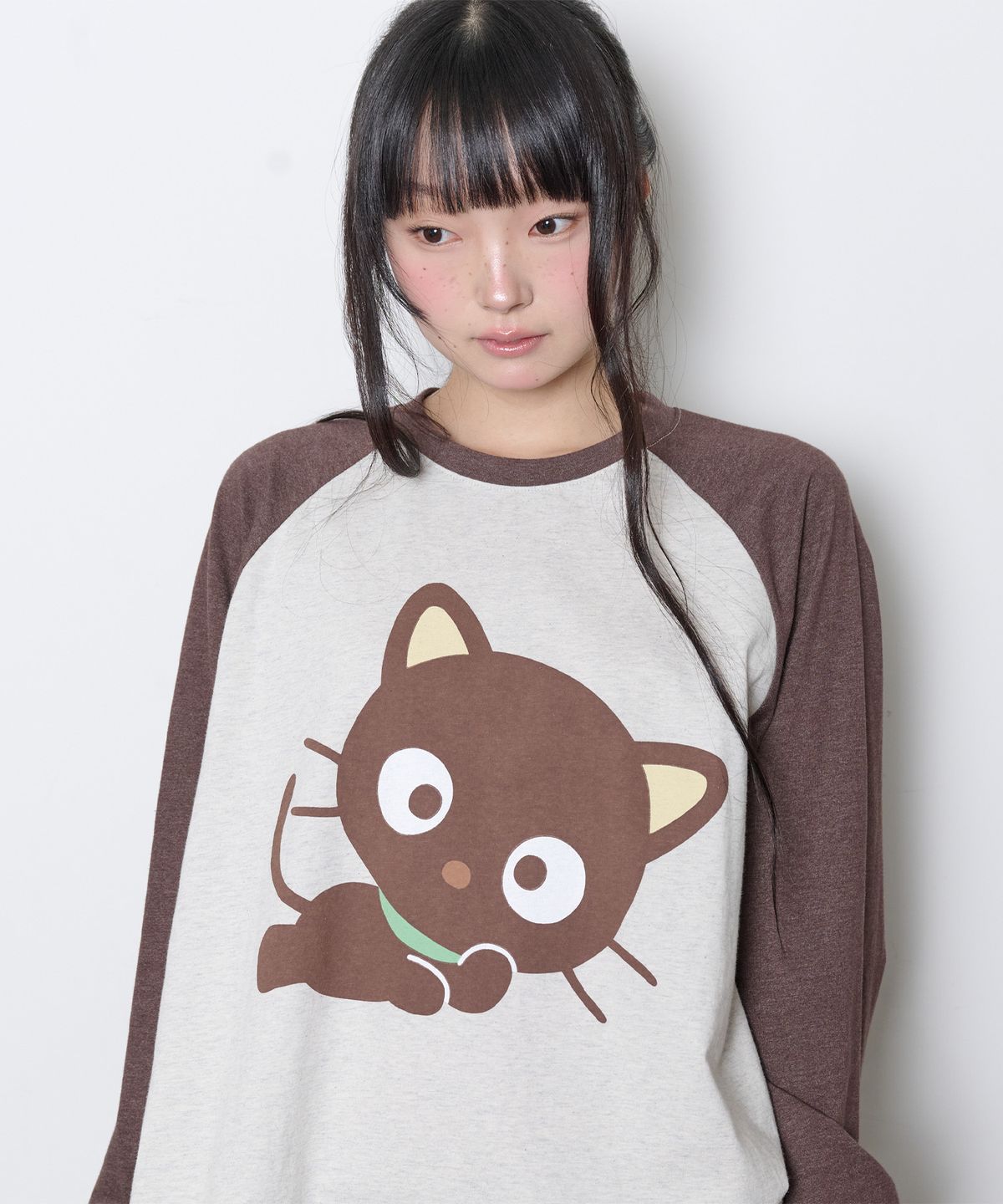 잇자바이브(ITZAVIBE) CHOCOCAT RAGLAN T SHIRT - BROWN