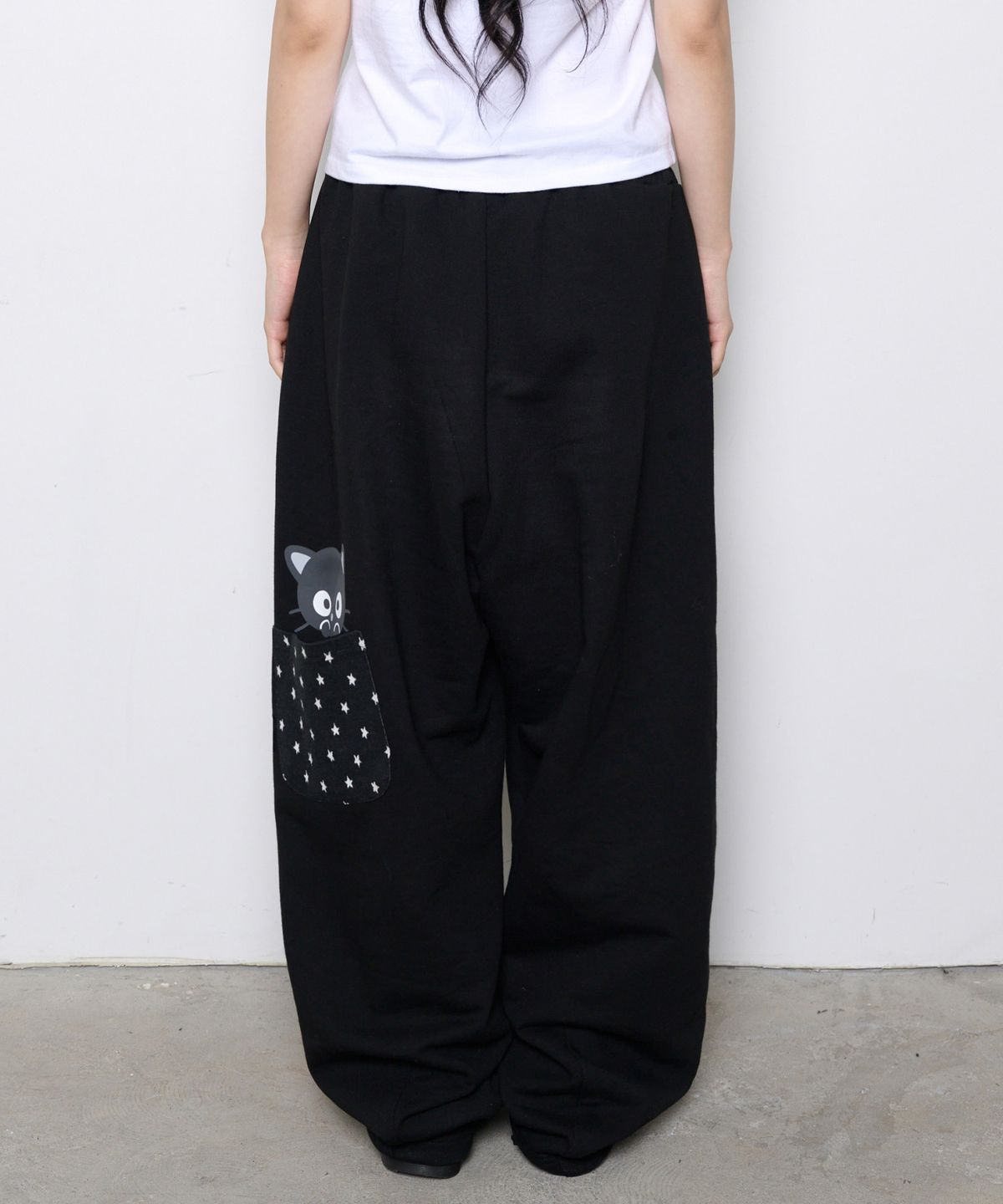 잇자바이브(ITZAVIBE) CHOCOCAT STAR POCKET PANTS - BLACK