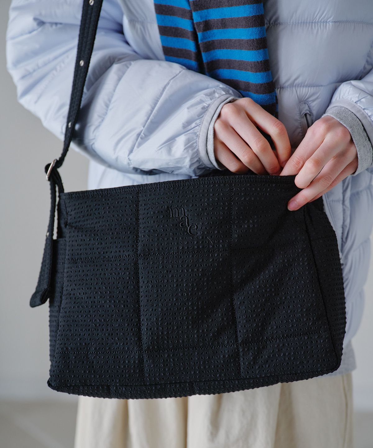 무쿠앤에보니(MUCU AND EBONY) Comfy Padding Cross Bag (3way) _ Black