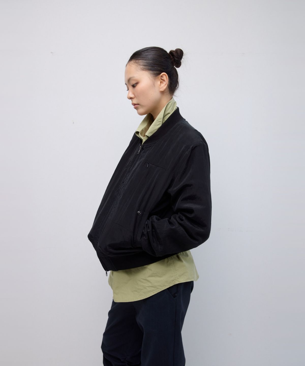 해칭룸(HATCHINGROOM) Regular Bomber Black