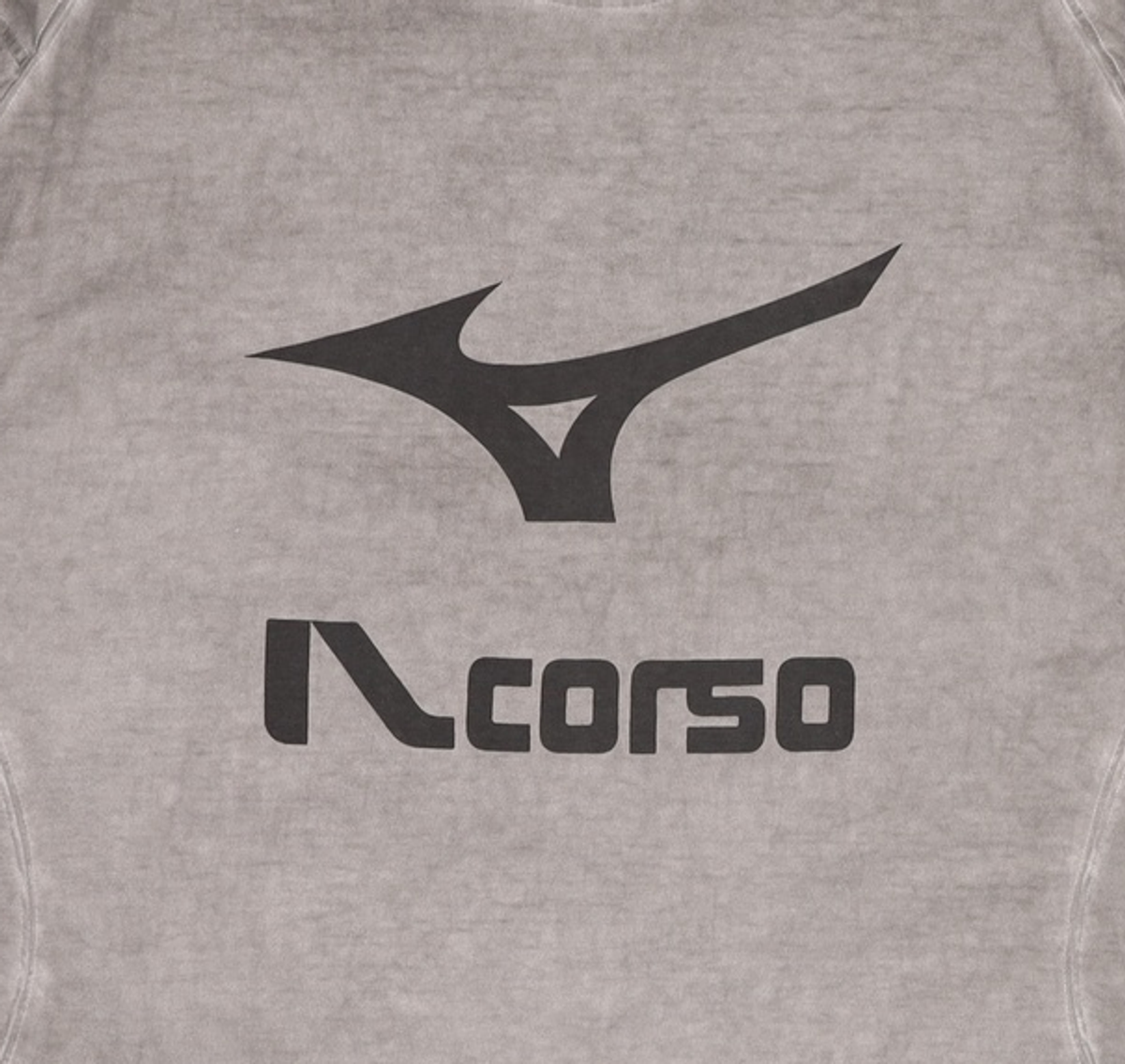 일꼬르소(IL CORSO) [일꼬르소X미즈노] 워시드 로고 반팔 티셔츠 XL
