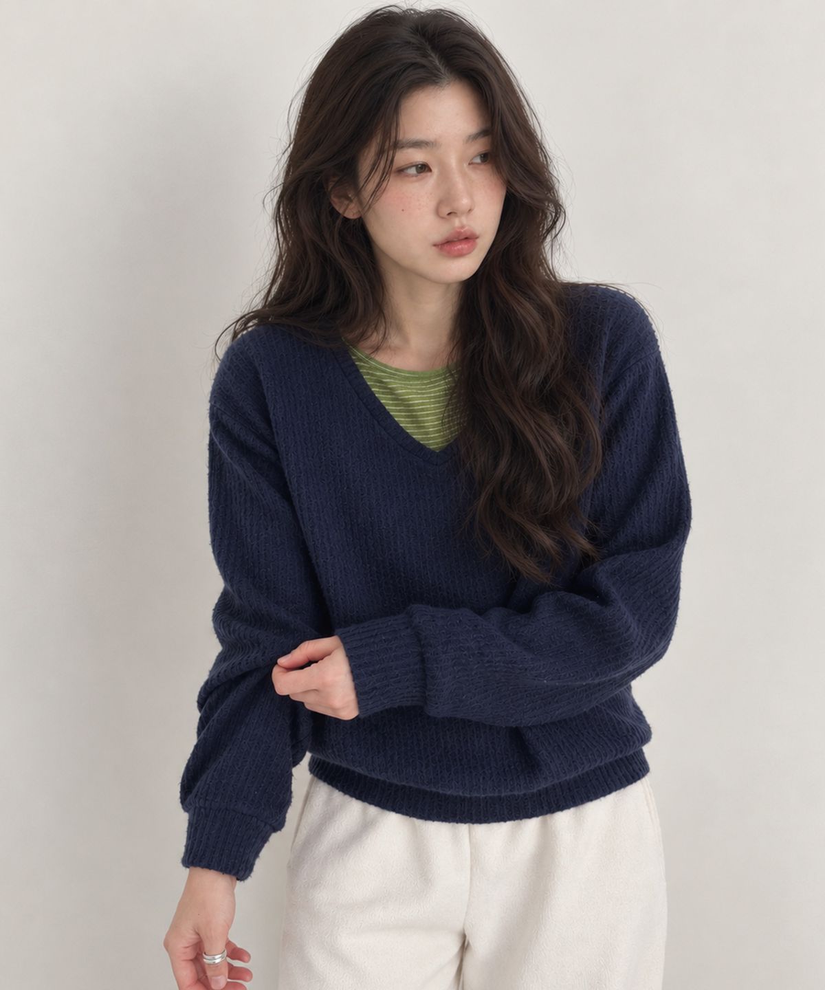 넌즈시(NUNZSI) 브러쉬 스트라이프 레이어드 풀오버 네이비