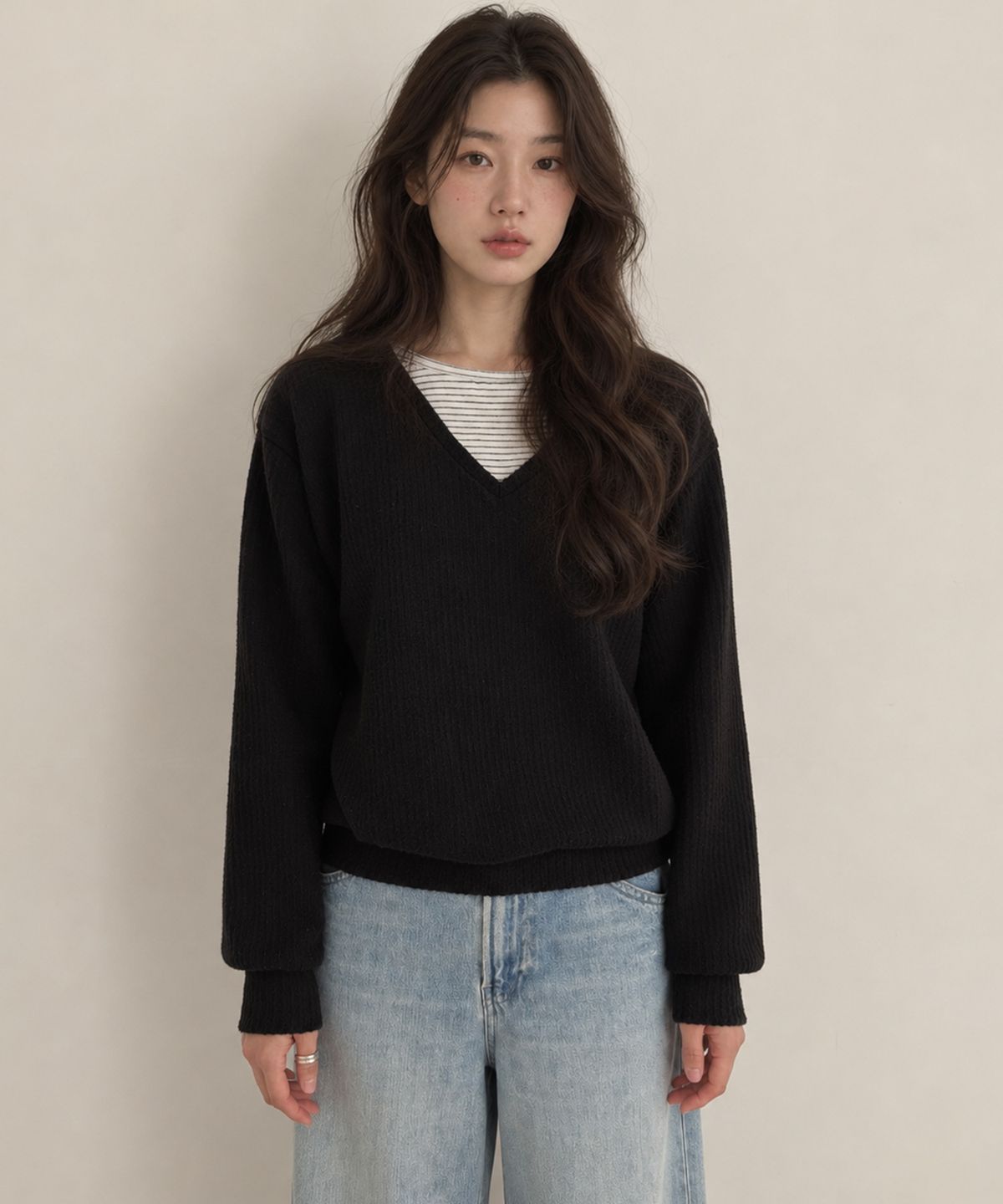 넌즈시(NUNZSI) 브러쉬 스트라이프 레이어드 풀오버 블랙