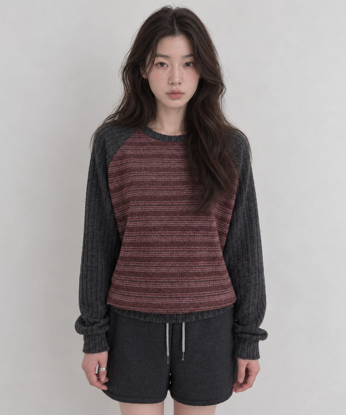 넌즈시(NUNZSI) 헤리티지 스트라이프 레글런 풀오버 멜란지 차콜