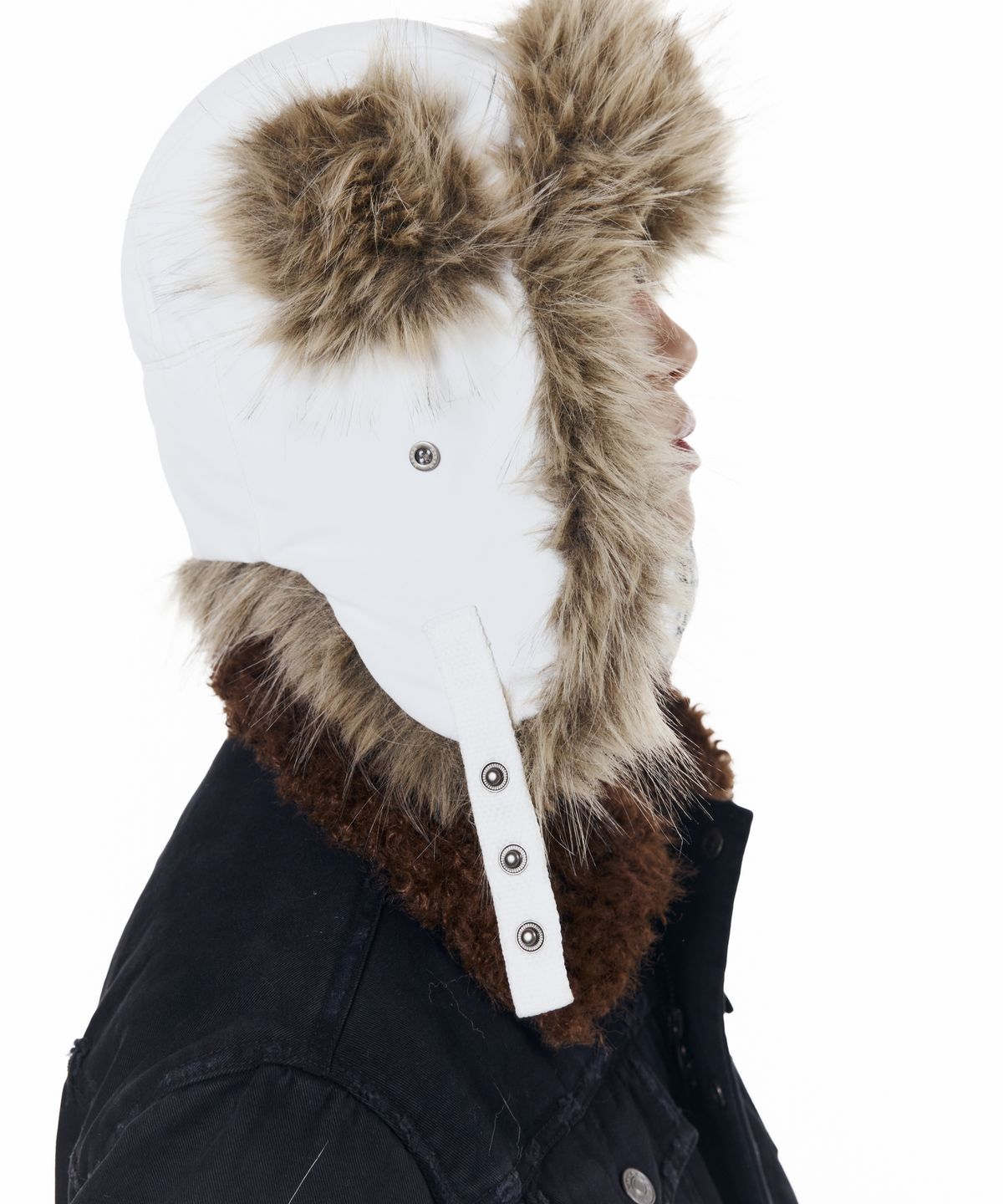 아캄(AAKAM) X Stitch Fur Trapper (Ivory)