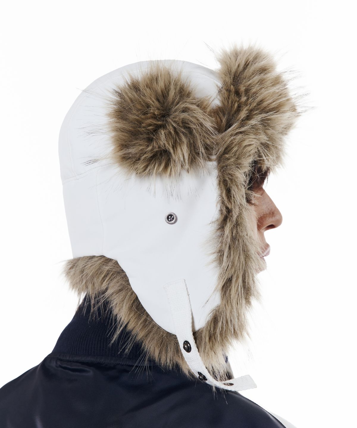 아캄(AAKAM) X Stitch Fur Trapper (Ivory)