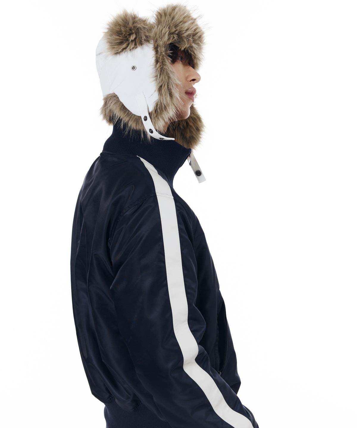 아캄(AAKAM) X Stitch Fur Trapper (Ivory)