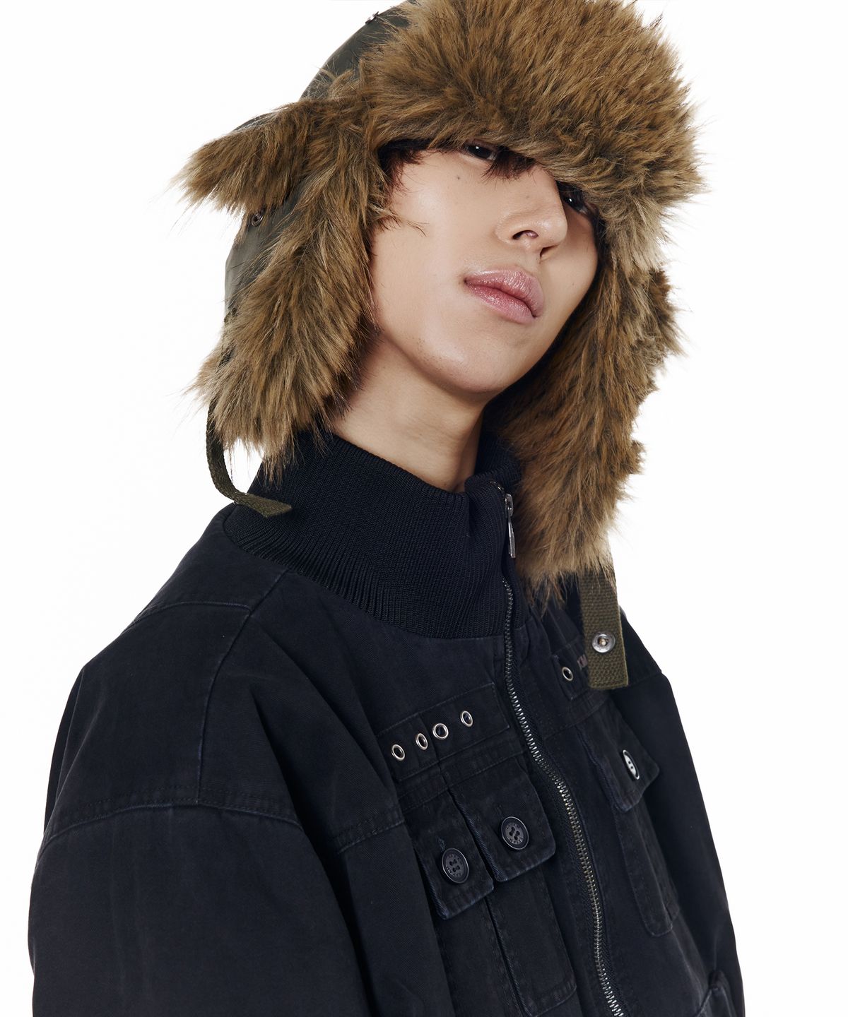 아캄(AAKAM) X Stitch Fur Trapper (Khaki)