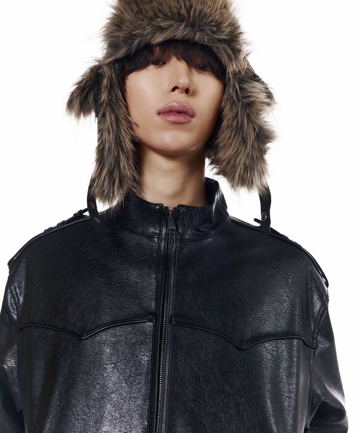 아캄(AAKAM) X Stitch Fur Trapper (Black)