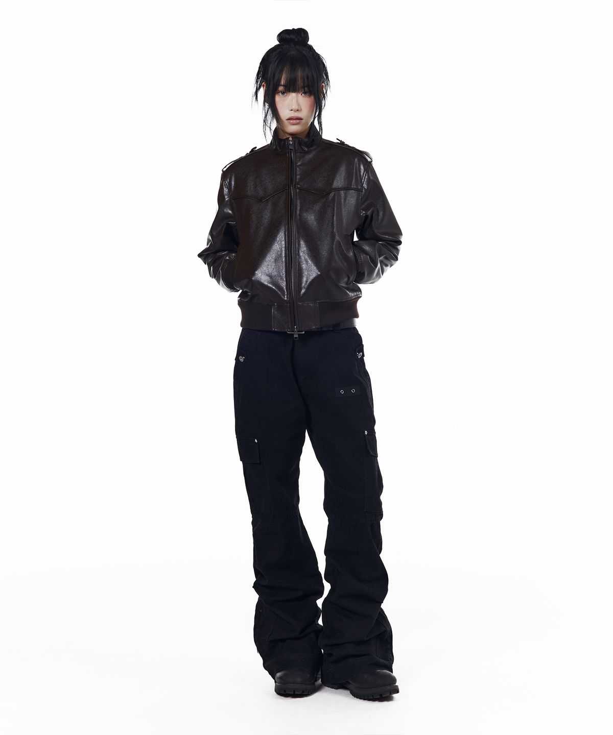 아캄(AAKAM) Washed Flare Cargo Pants (Black)