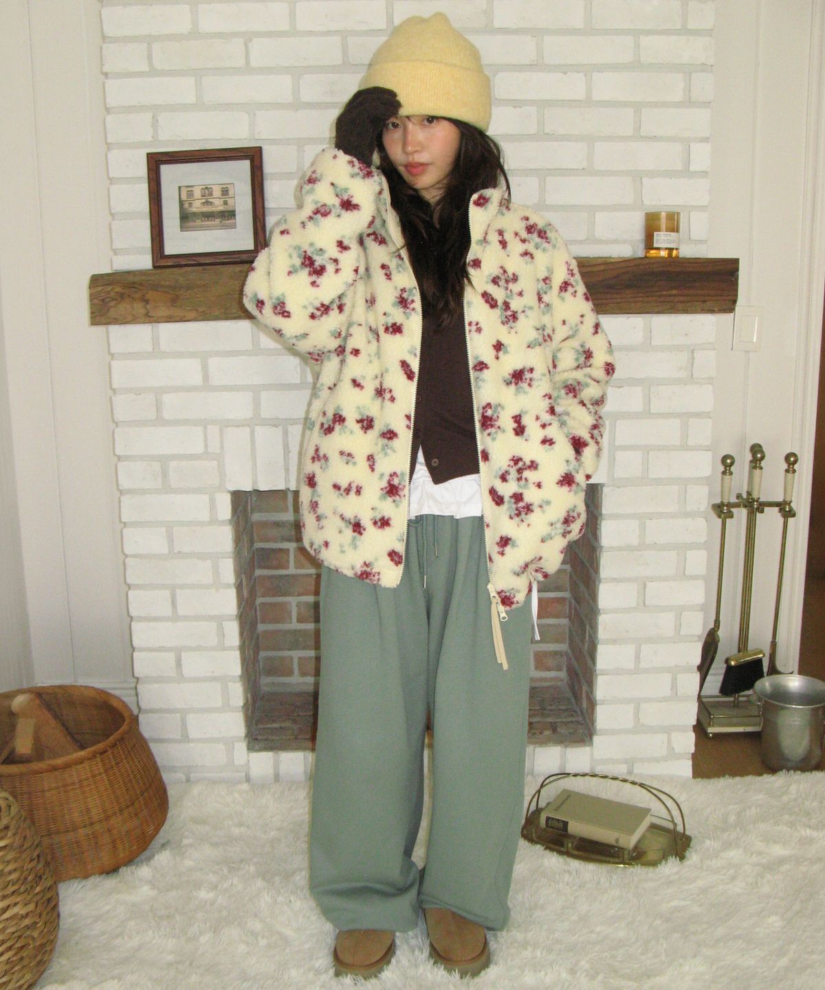 론론(RONRON) PATTERN FLEECE ZIP UP JUMPER CREAM FLOWER