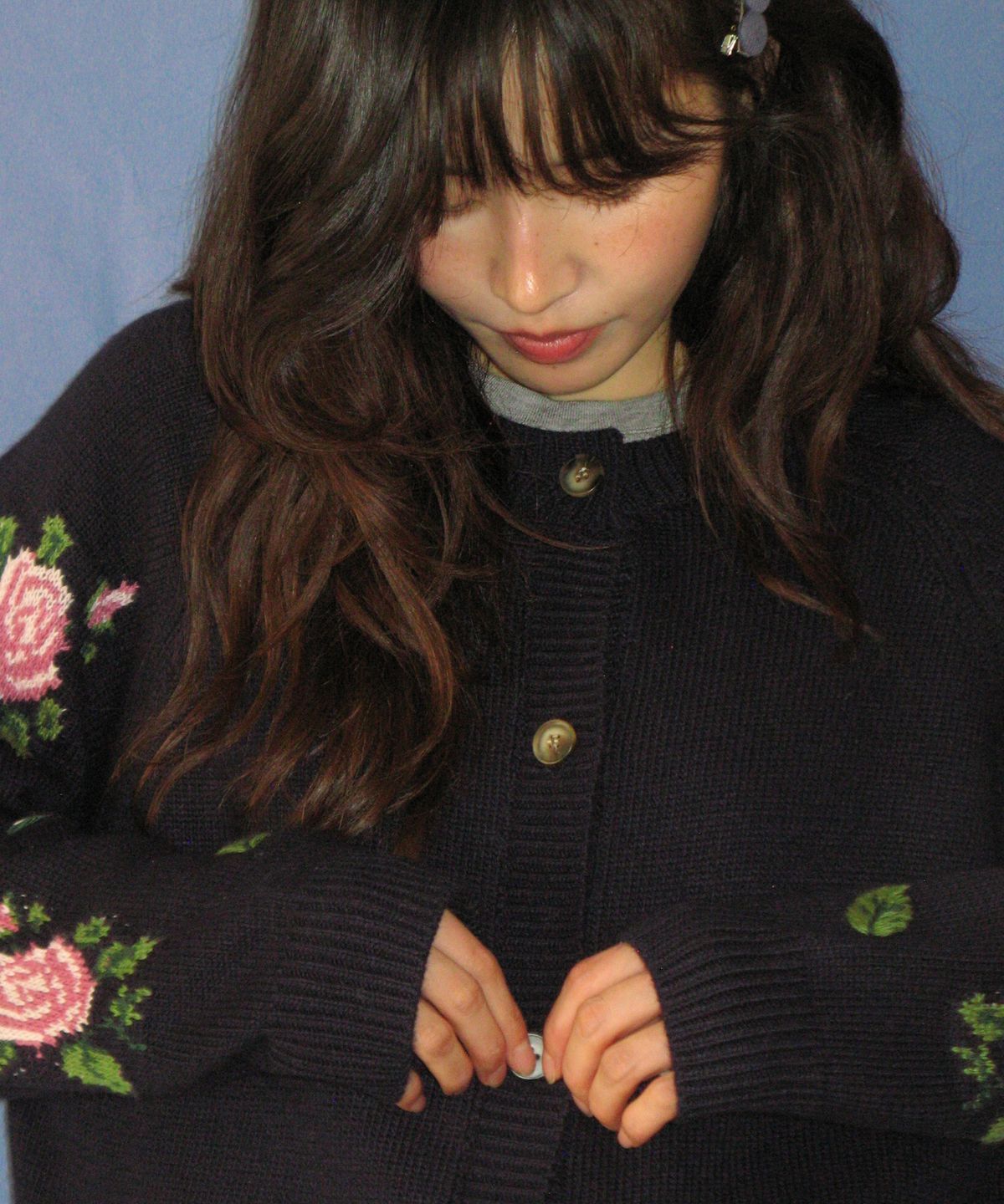 론론(RONRON) ROSE POINT ROUND CARDIGAN NAVY