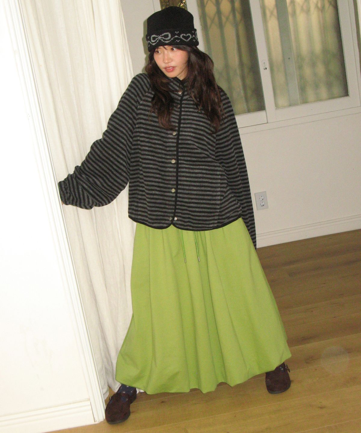 론론(RONRON) HIGH NECK SNAP FLEECE JUMPER BLACK STRIPE