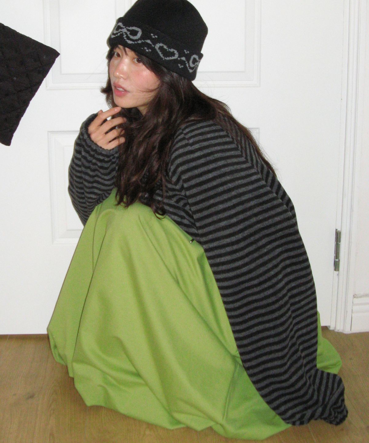 론론(RONRON) HIGH NECK SNAP FLEECE JUMPER BLACK STRIPE