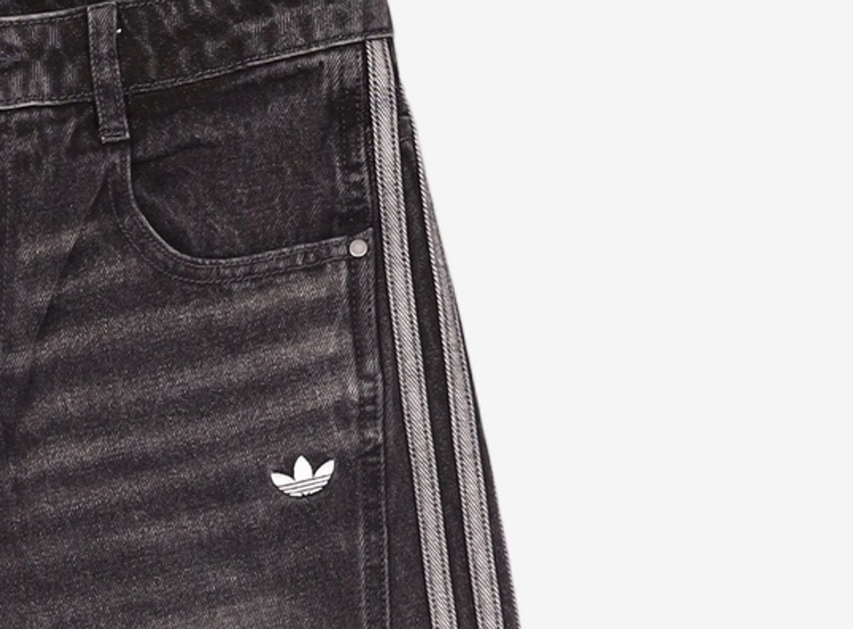 아디다스(ADIDAS) 루즈 데님 팬츠 - 블랙 / JX6865 28