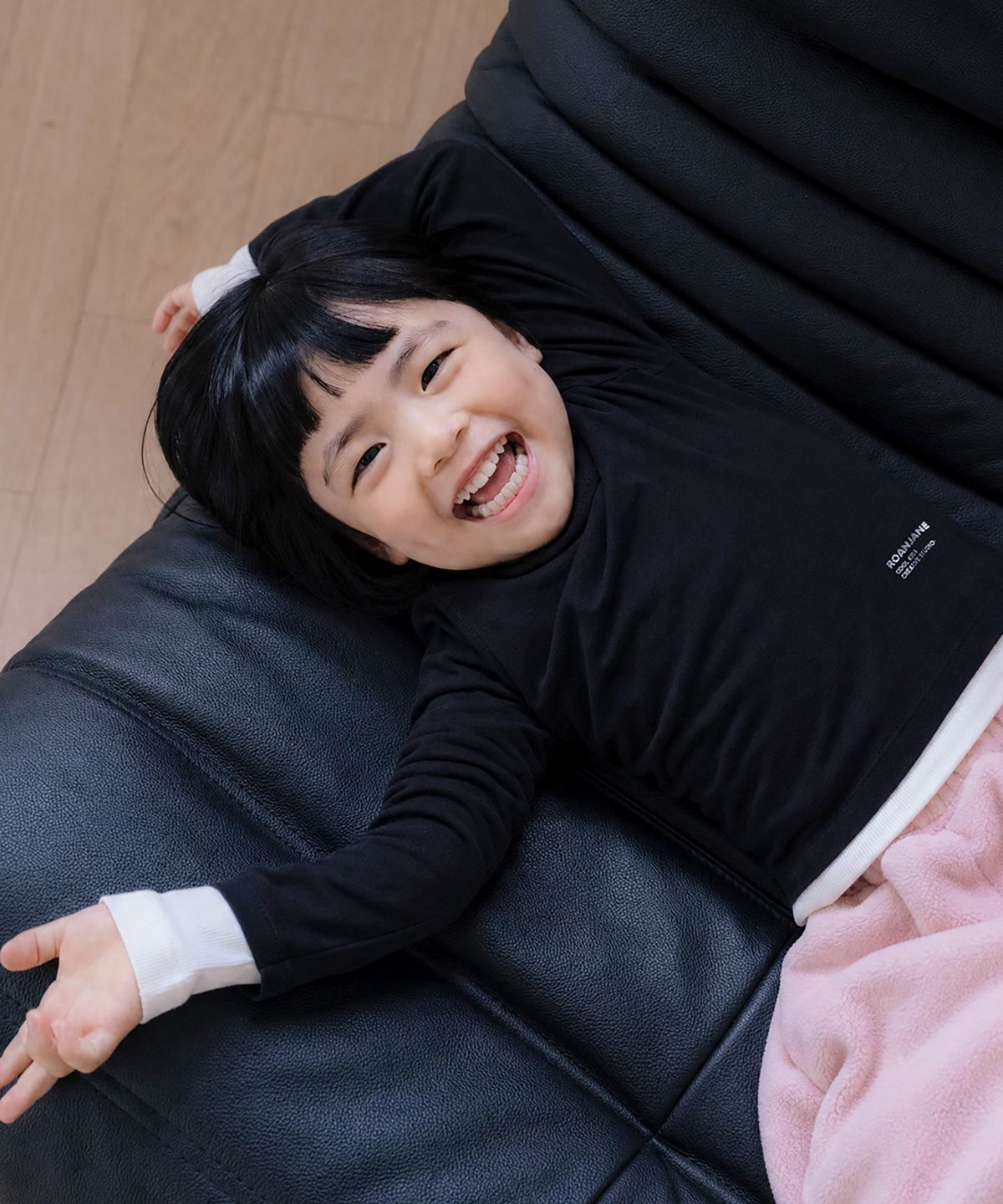 로아앤제인(ROANJANE) 마로 티셔츠(블랙)