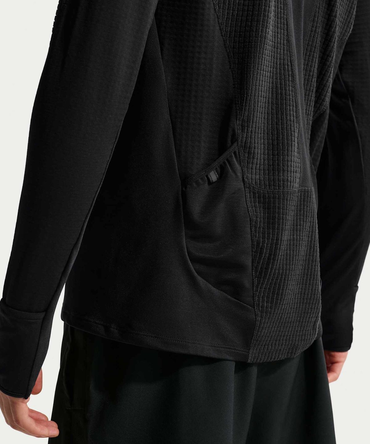 나이키(NIKE) 스트라이드 써마 핏 윈터라이즈드 러닝 미드 레이어 M - 블랙 / IO1245-010