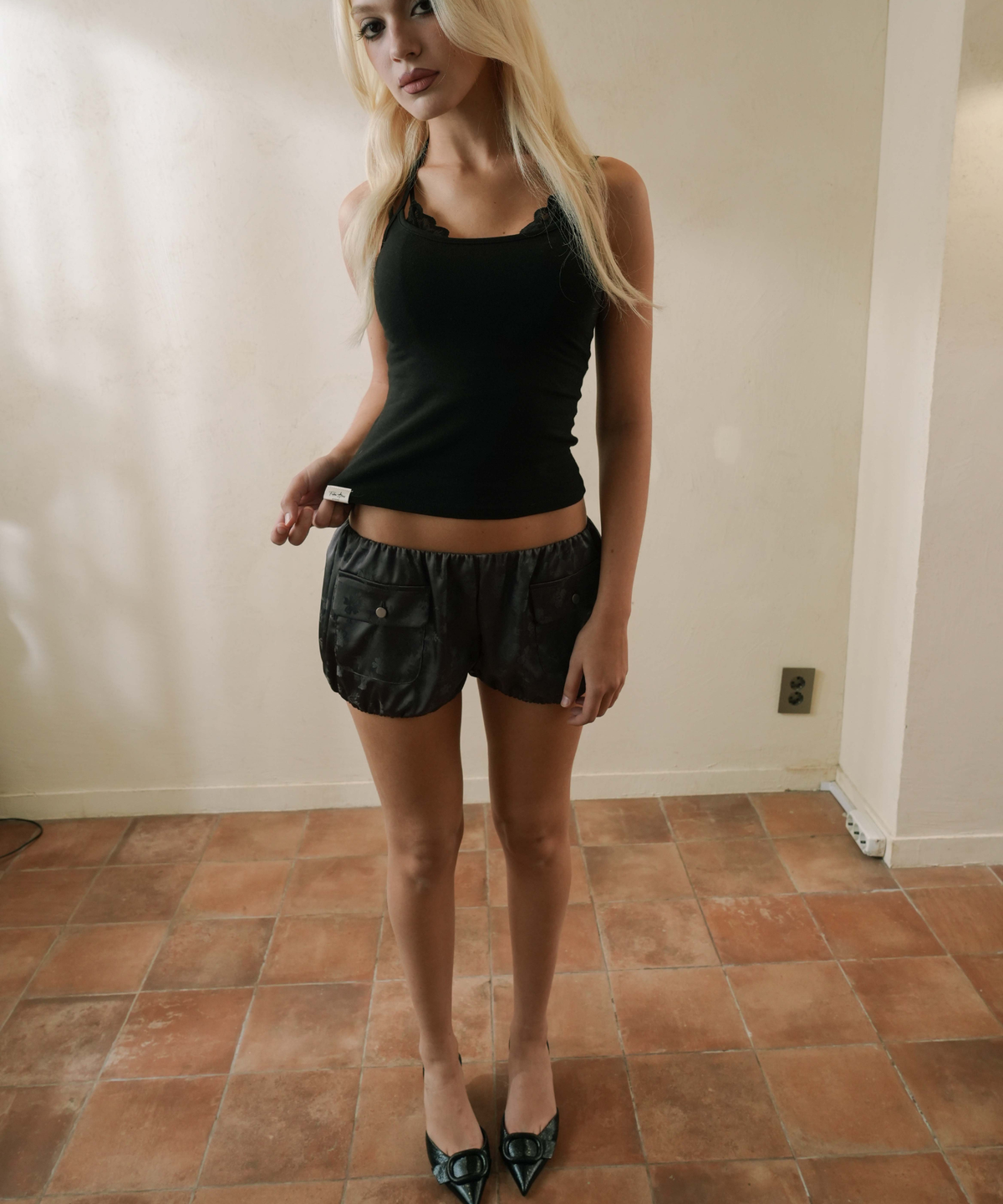 피프트 에일리어스(FIFTHALIAS) Floral satin bloomer shorts Charcoal