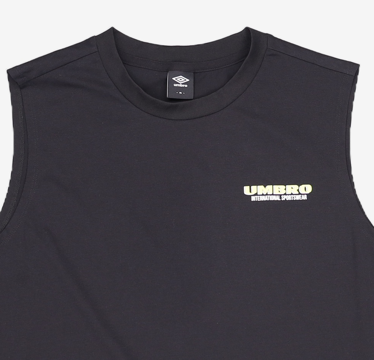엄브로(UMBRO) 트로피컬 오아시스 서핑 프레쉬 슬리브리스 티셔츠 블랙(UQ221CSL59) 95