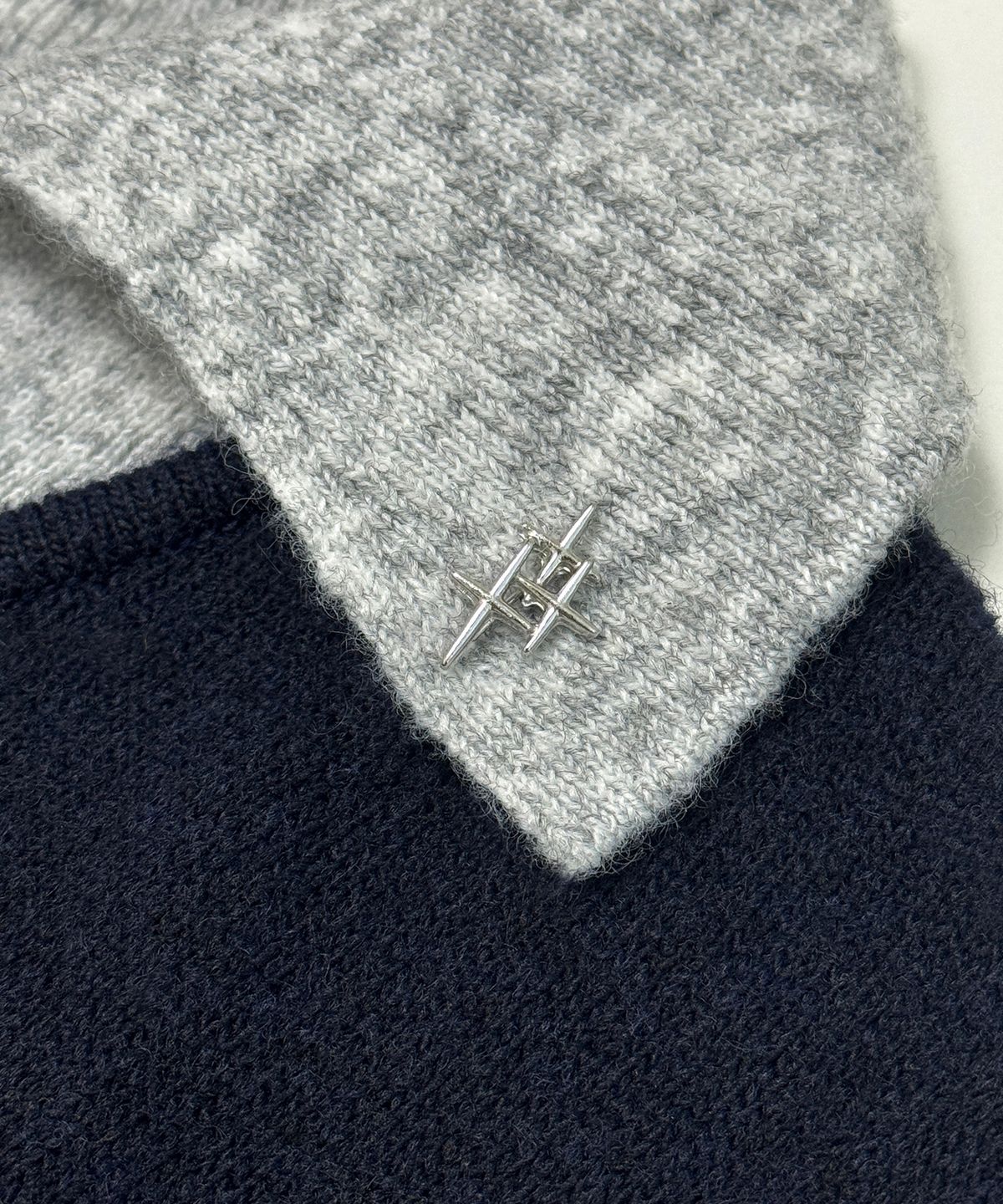 누프에블루(NEUFETBLEU) NEB gray layered collar knit (navy)