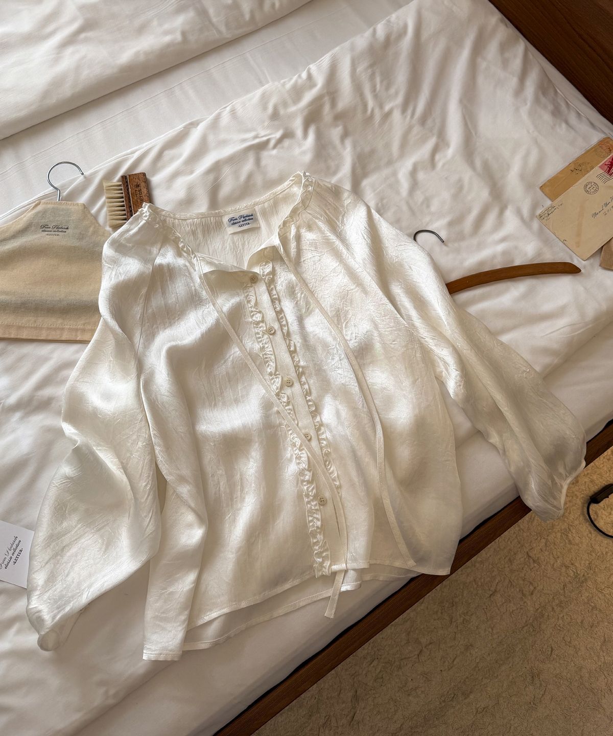 하케쉬(HACKESCH) Frin Blouse_Ivory