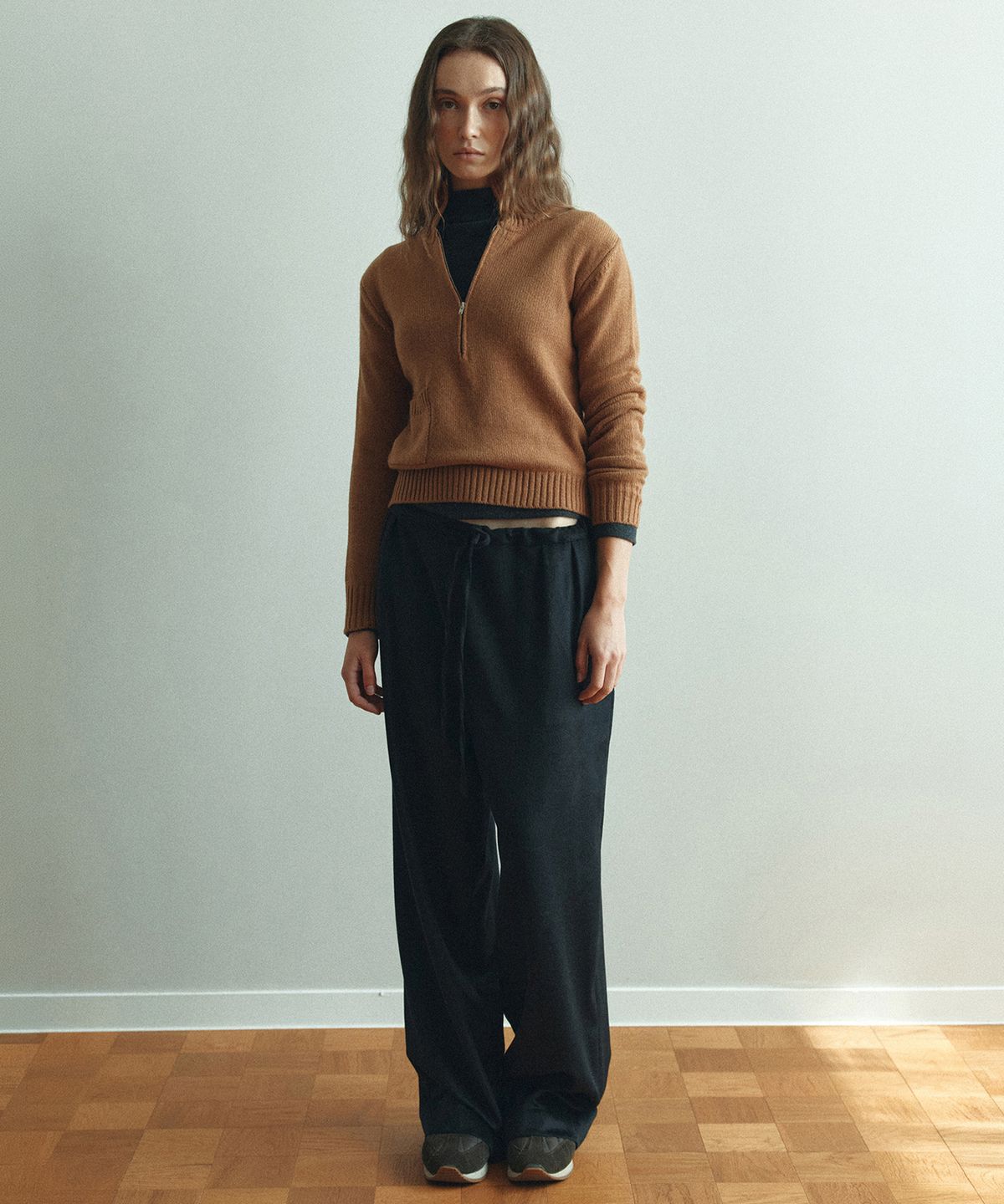 파로(FAHRO) WIDE TWO TUCK PANTS BLACK